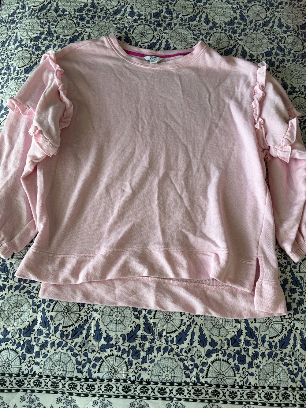 Crown & Ivy Women's medium Light Pink Ruffle Sleeve Pullover Top soft bundle